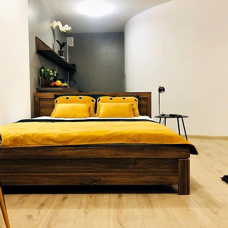 Downtown Studio Appartement Zielona Góra Buitenkant foto
