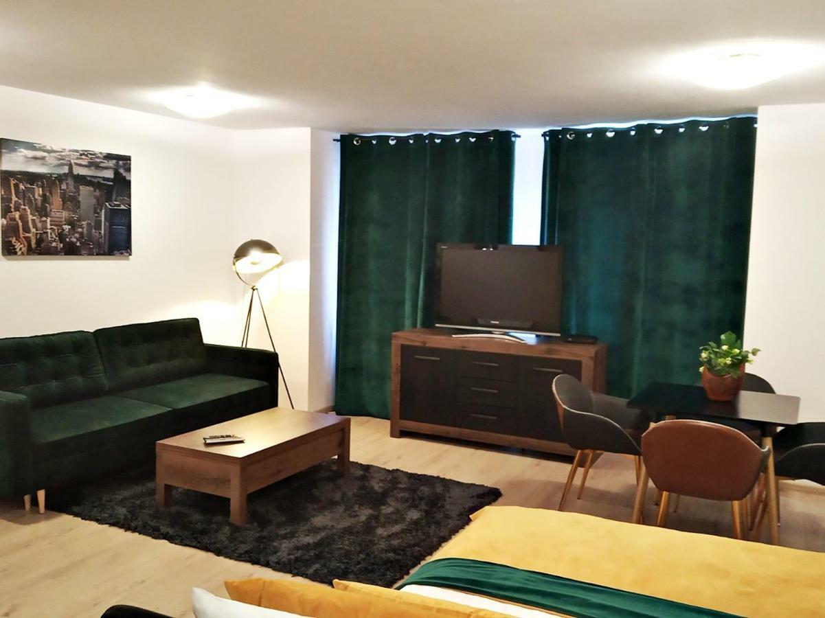 Downtown Studio Appartement Zielona Góra Buitenkant foto