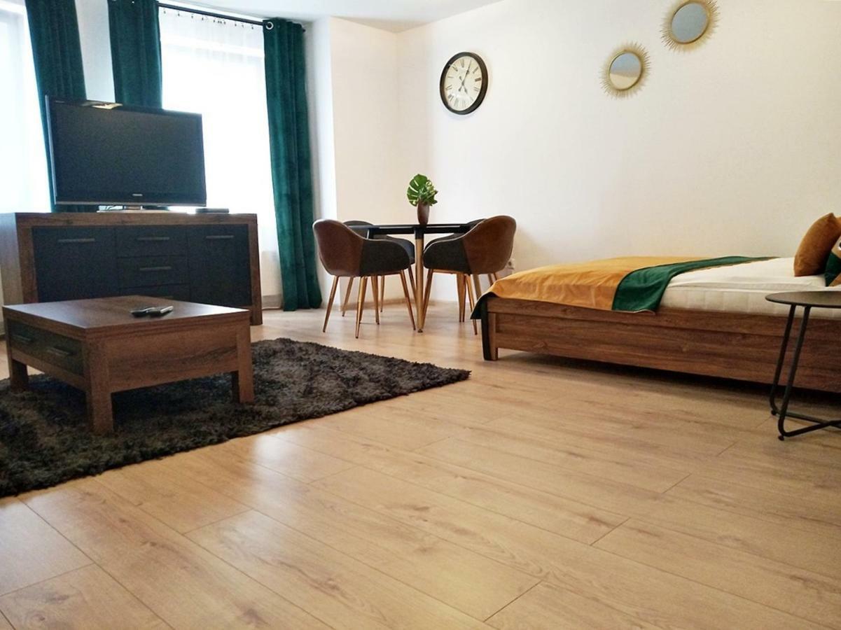 Downtown Studio Appartement Zielona Góra Buitenkant foto
